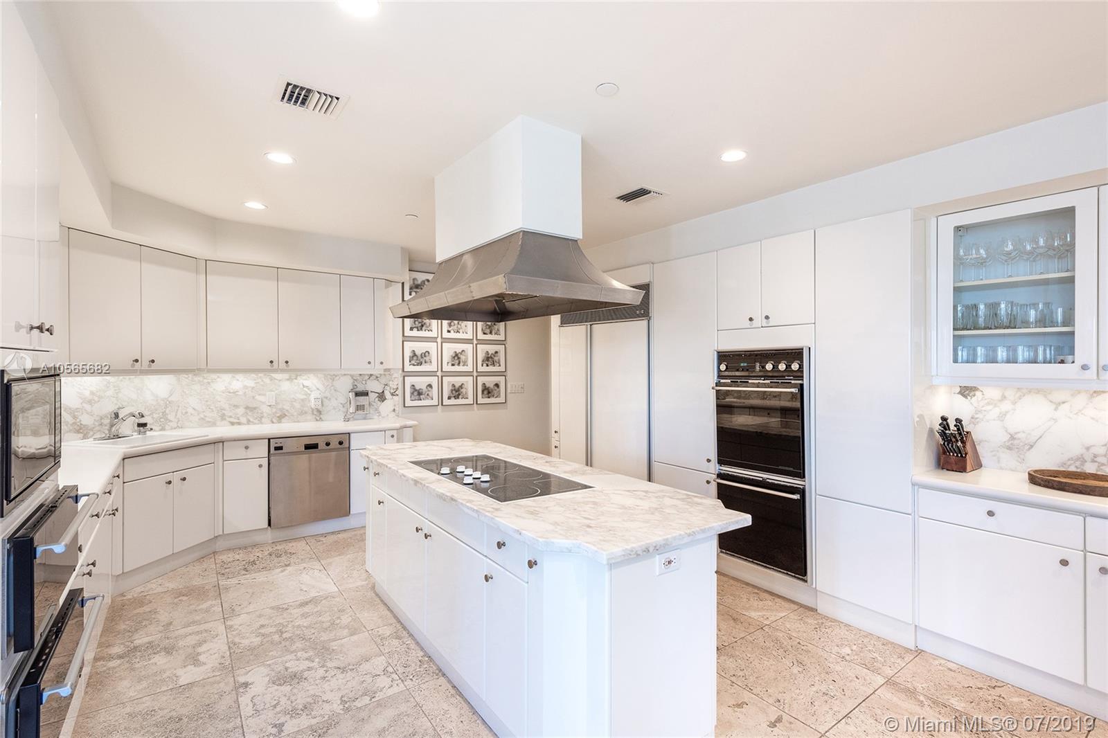 FISHER ISLAND - Residential