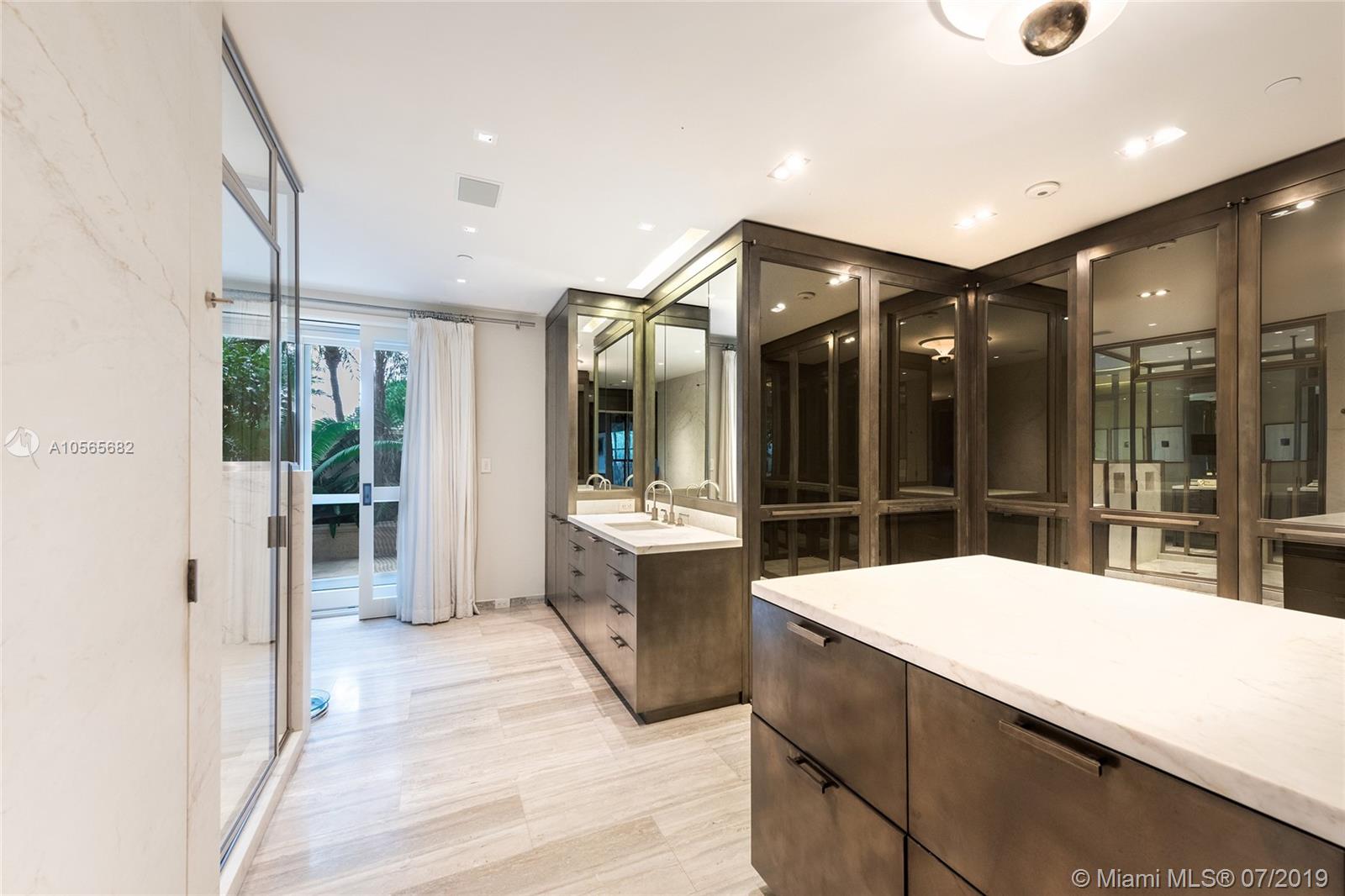 FISHER ISLAND - Residential