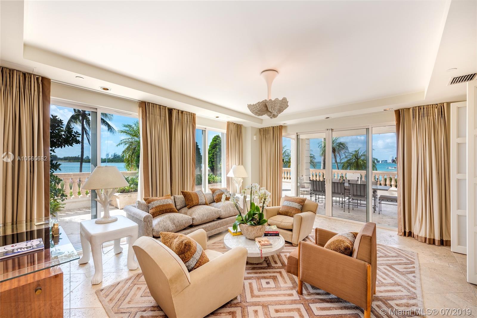 FISHER ISLAND - Residential