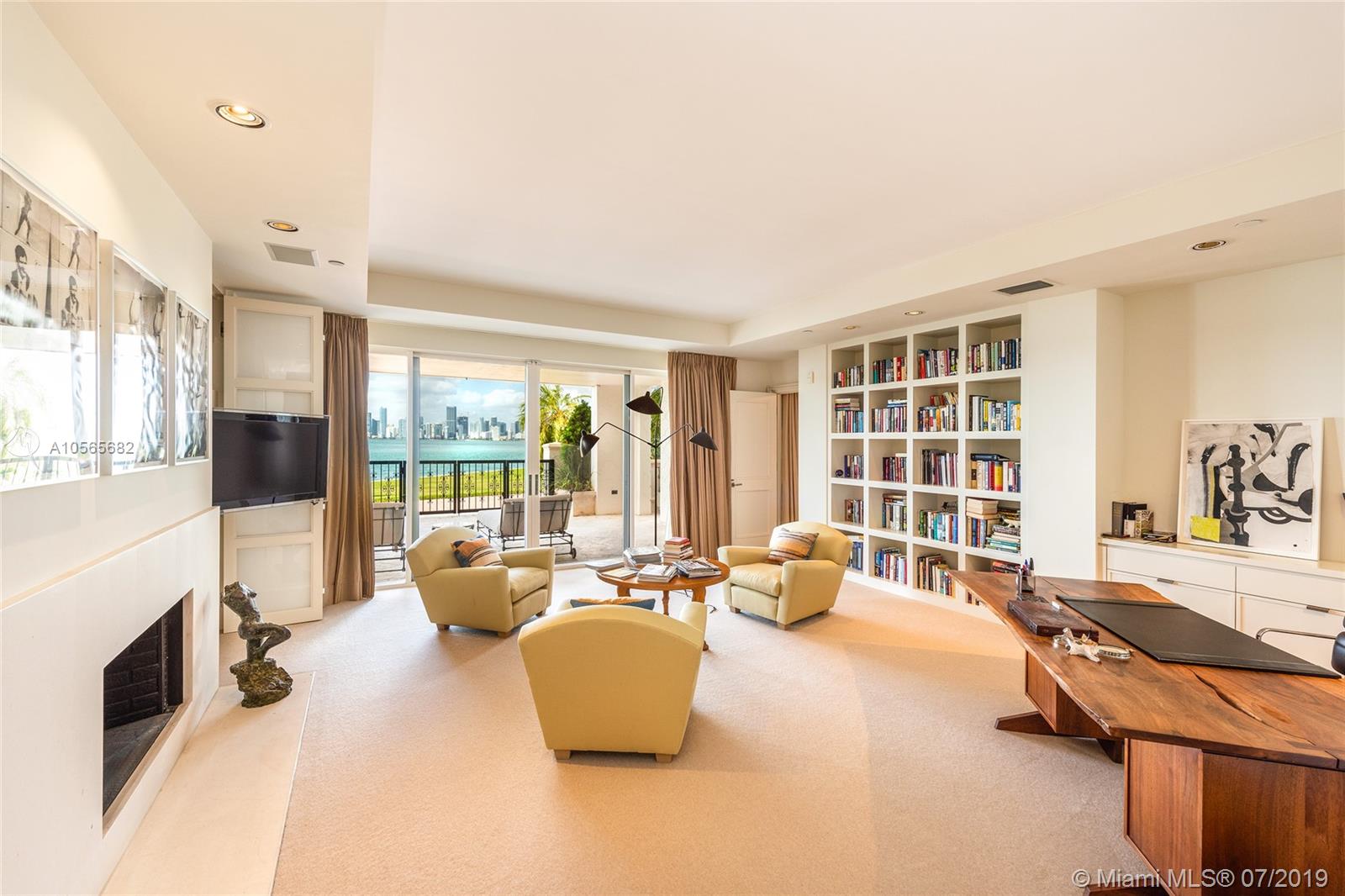 FISHER ISLAND - Residential