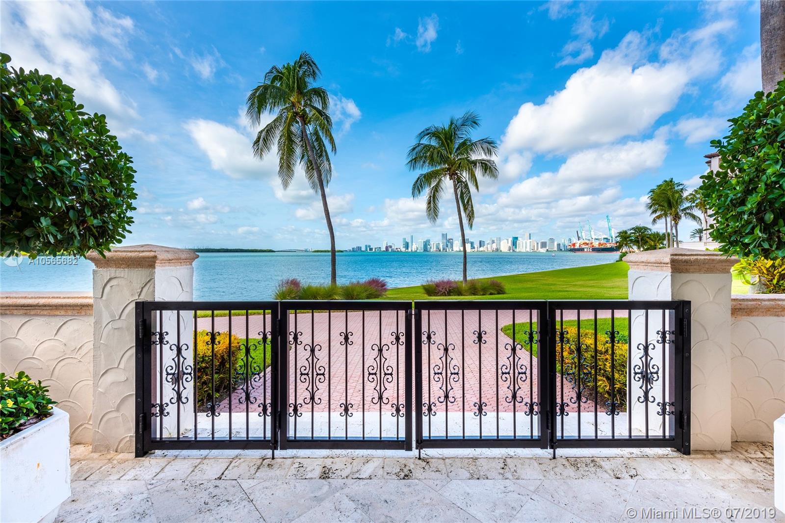 FISHER ISLAND - Residential