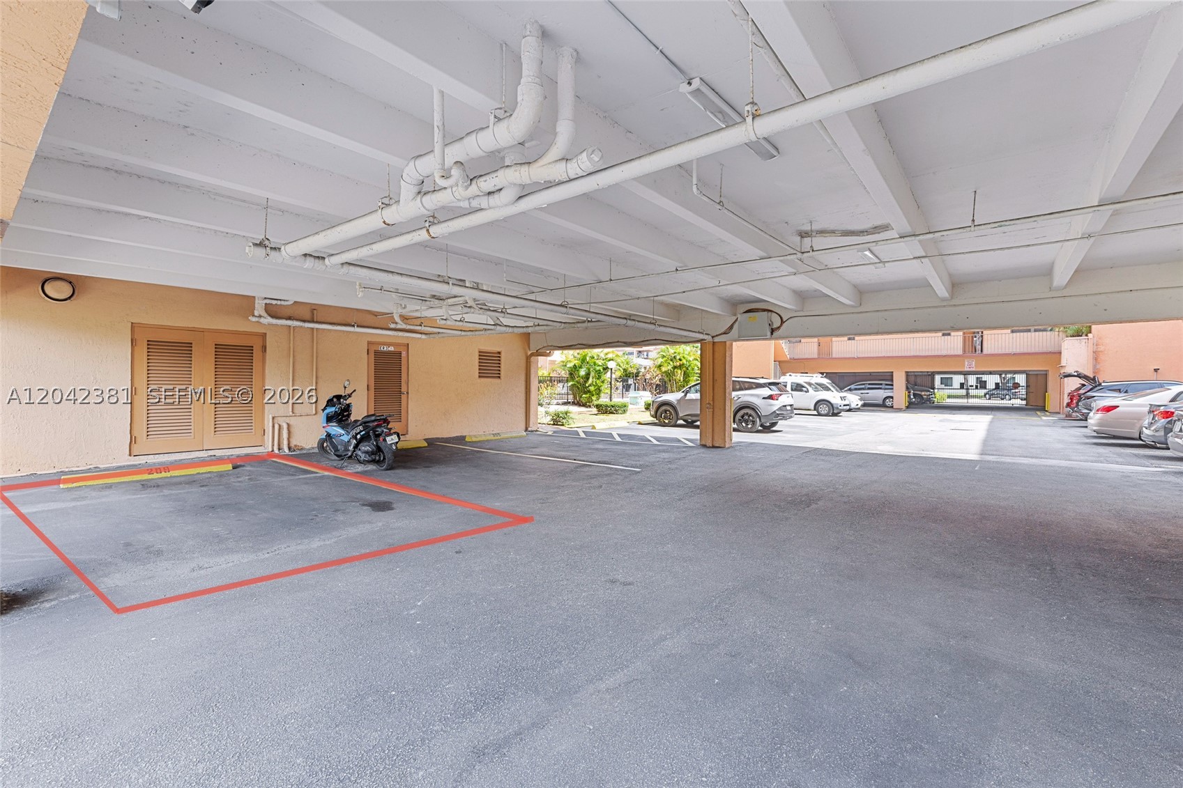 WESTLAND CONDO - Residential