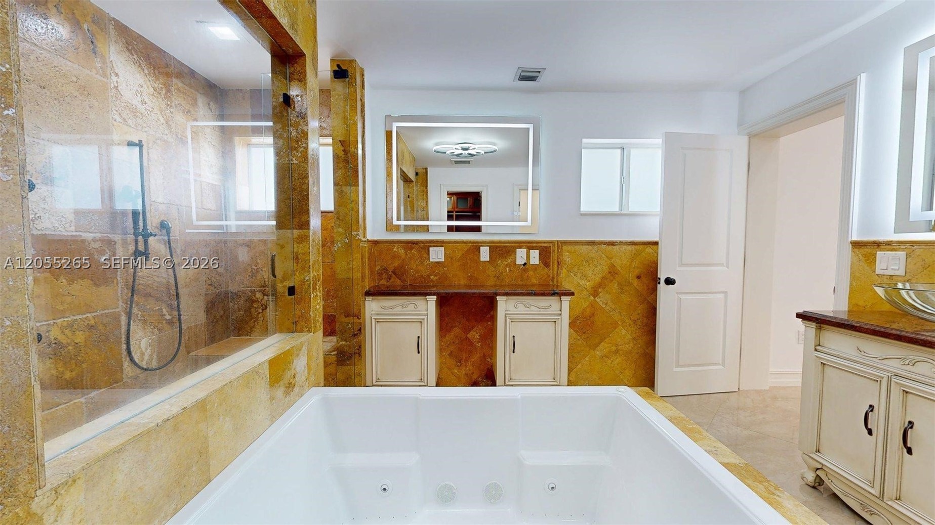 LAKE LAURENCE ESTS 1ST ADD - Residential