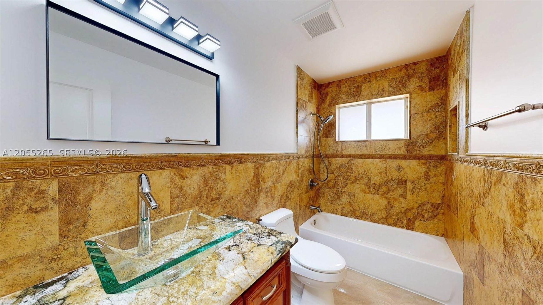 LAKE LAURENCE ESTS 1ST ADD - Residential