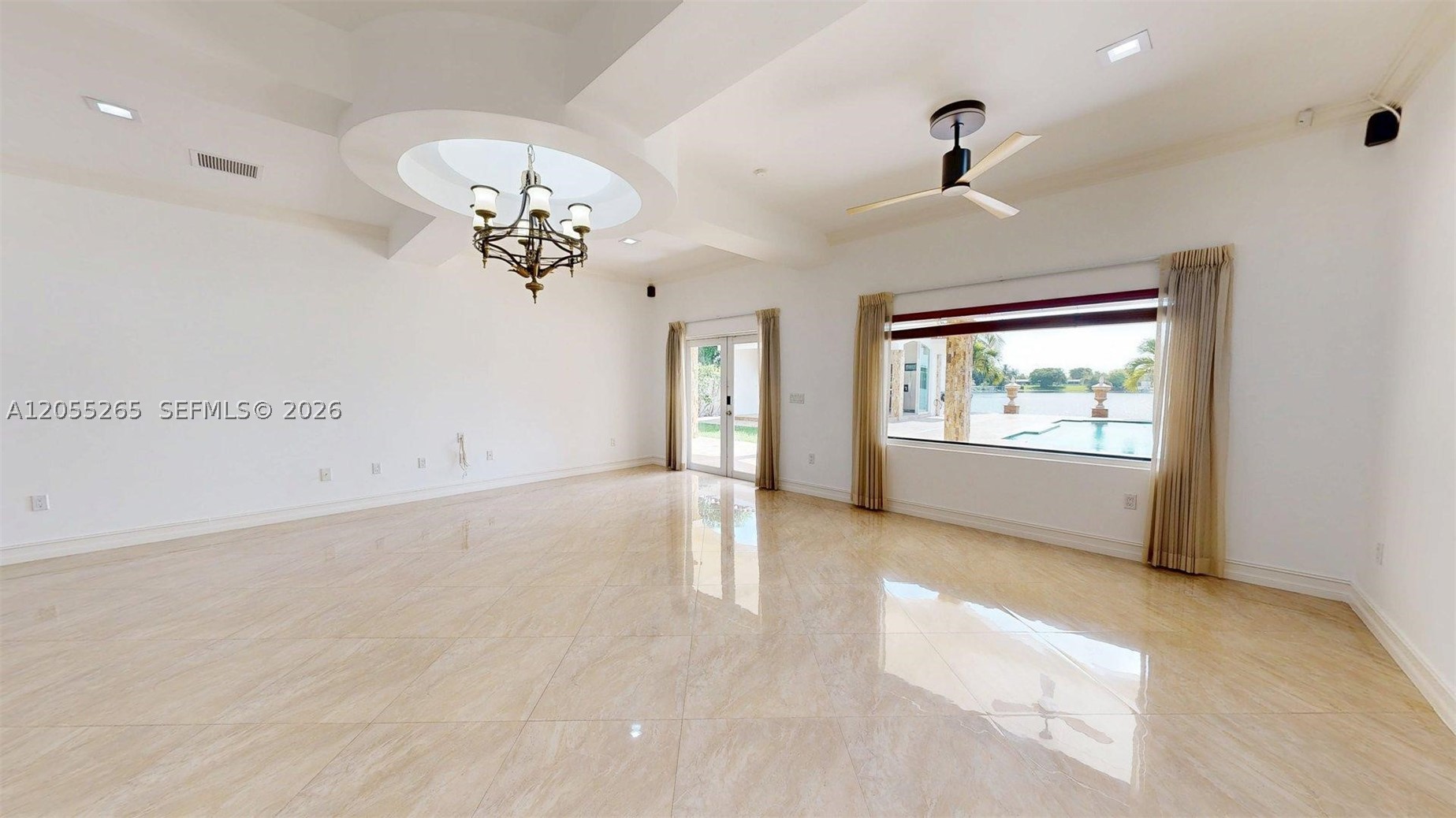 LAKE LAURENCE ESTS 1ST ADD - Residential