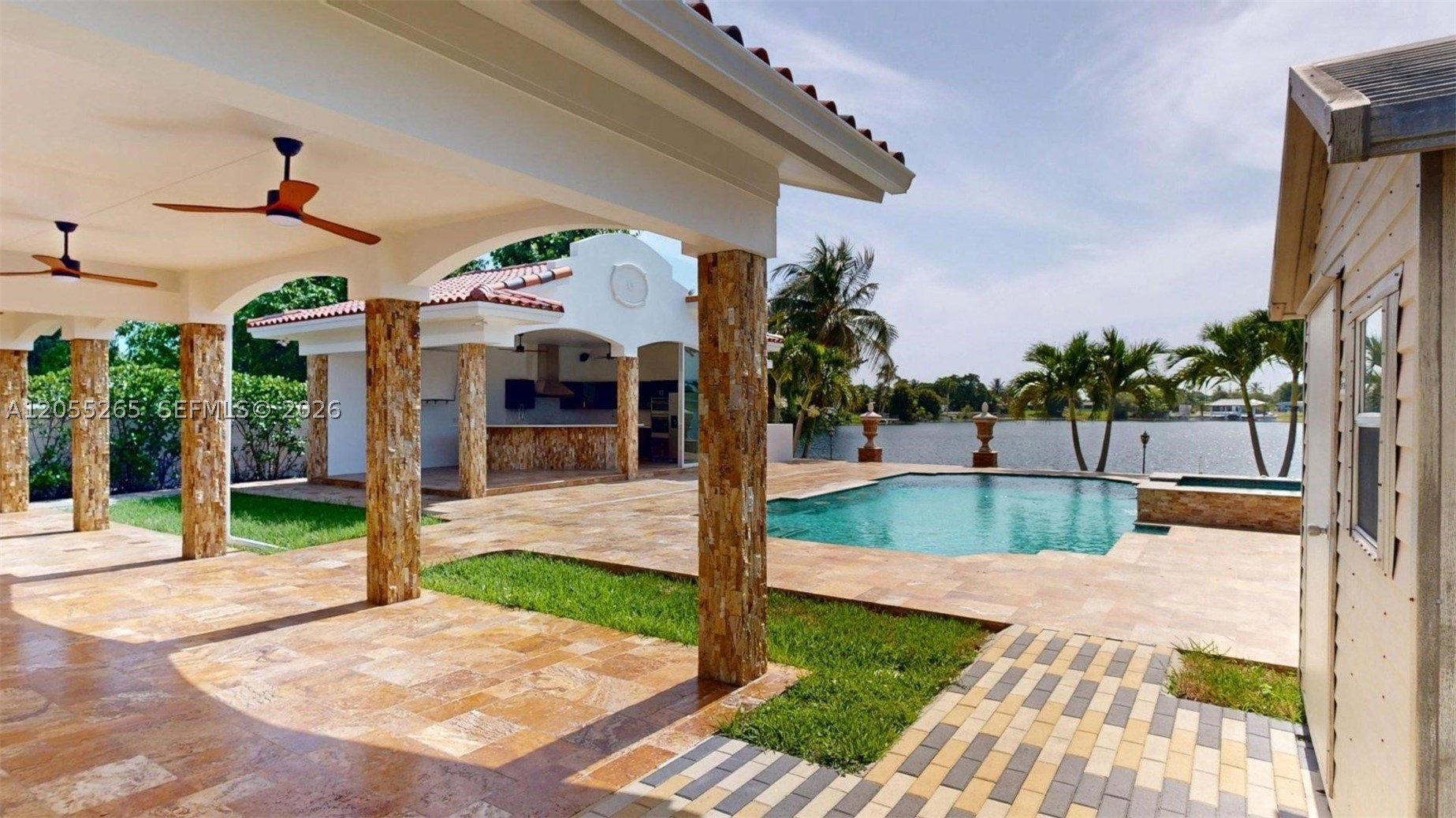 LAKE LAURENCE ESTS 1ST ADD - Residential