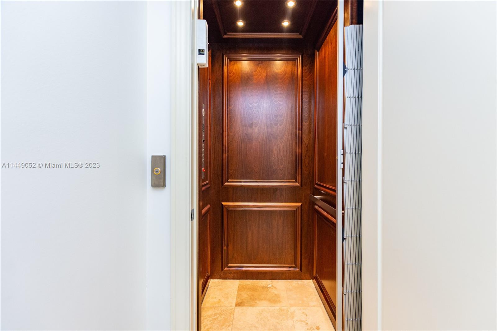 OAK LANE - Residential Lease