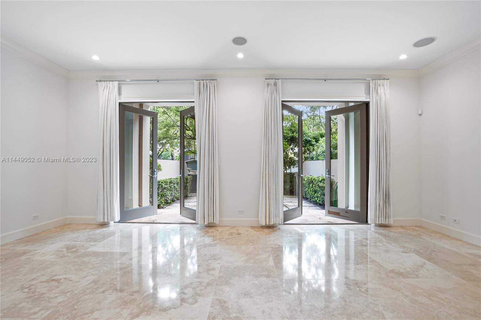 OAK LANE - Residential Lease