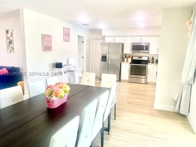 HOLLYWOOD HILLS - Residential