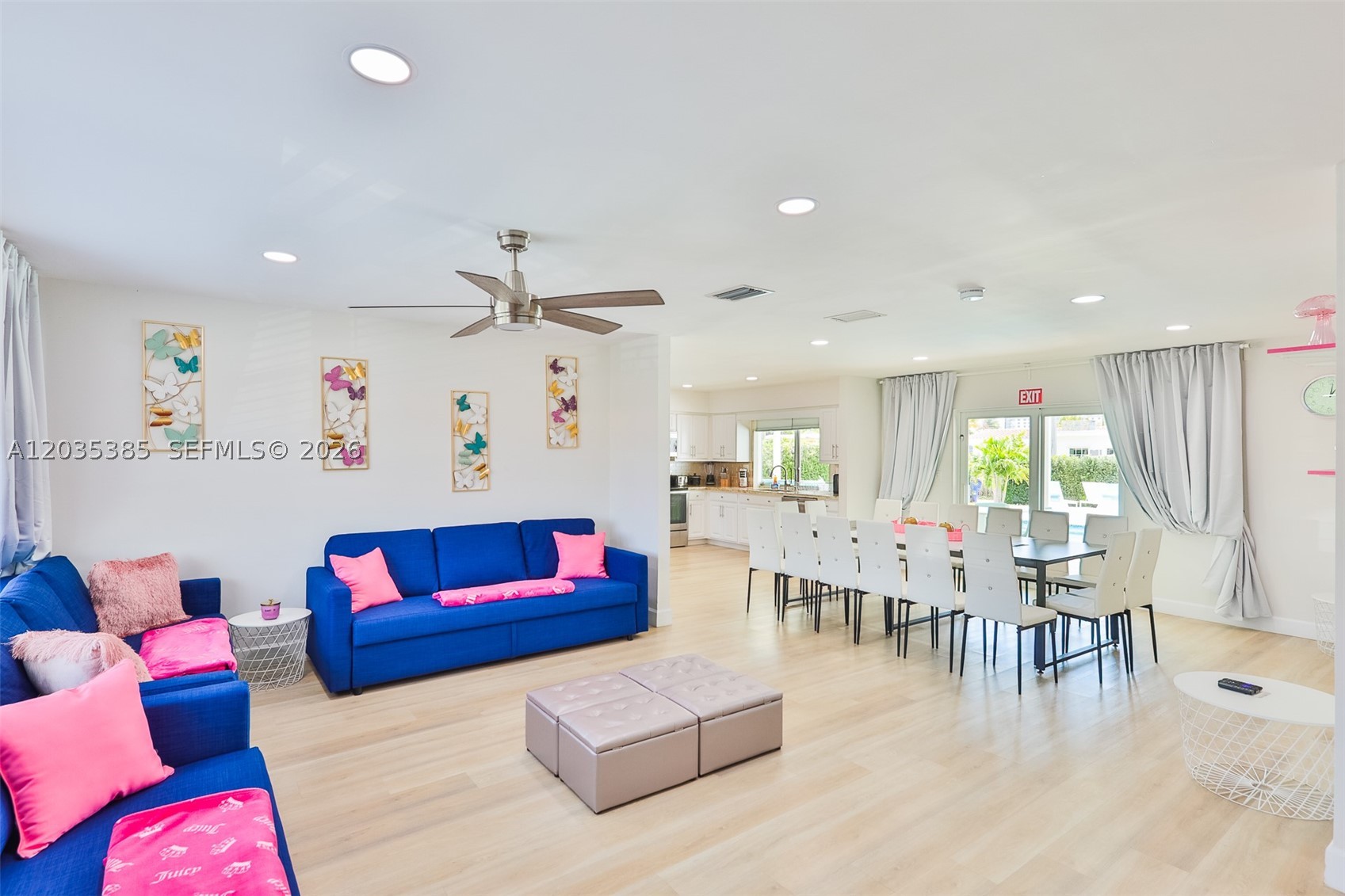HOLLYWOOD HILLS - Residential
