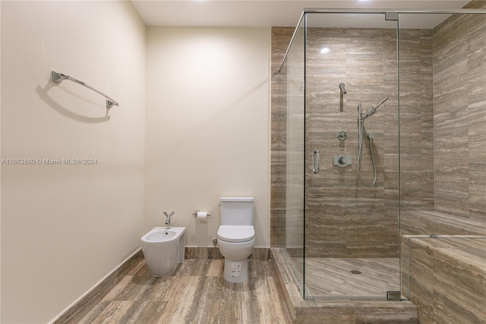 TRUMP TOWERS 2 - Residential Lease