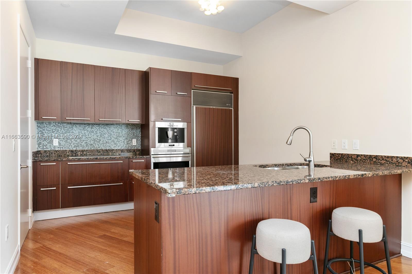TRUMP TOWERS 2 - Residential Lease