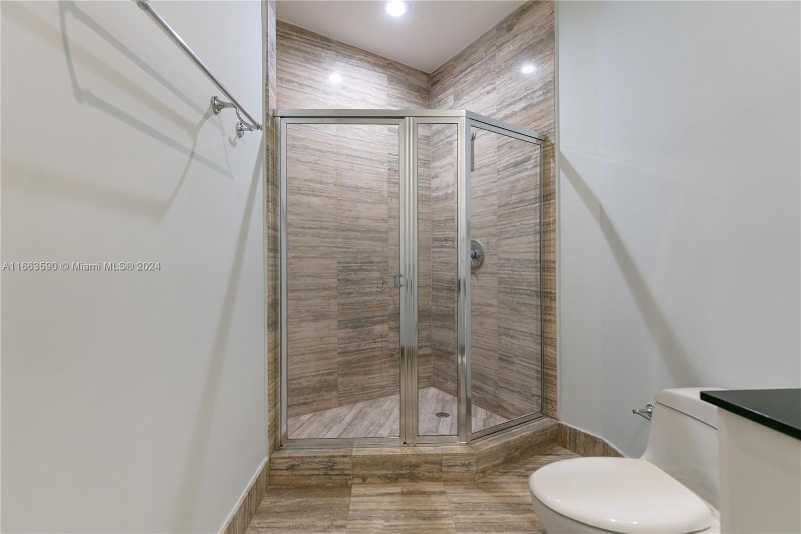 TRUMP TOWERS 2 - Residential Lease