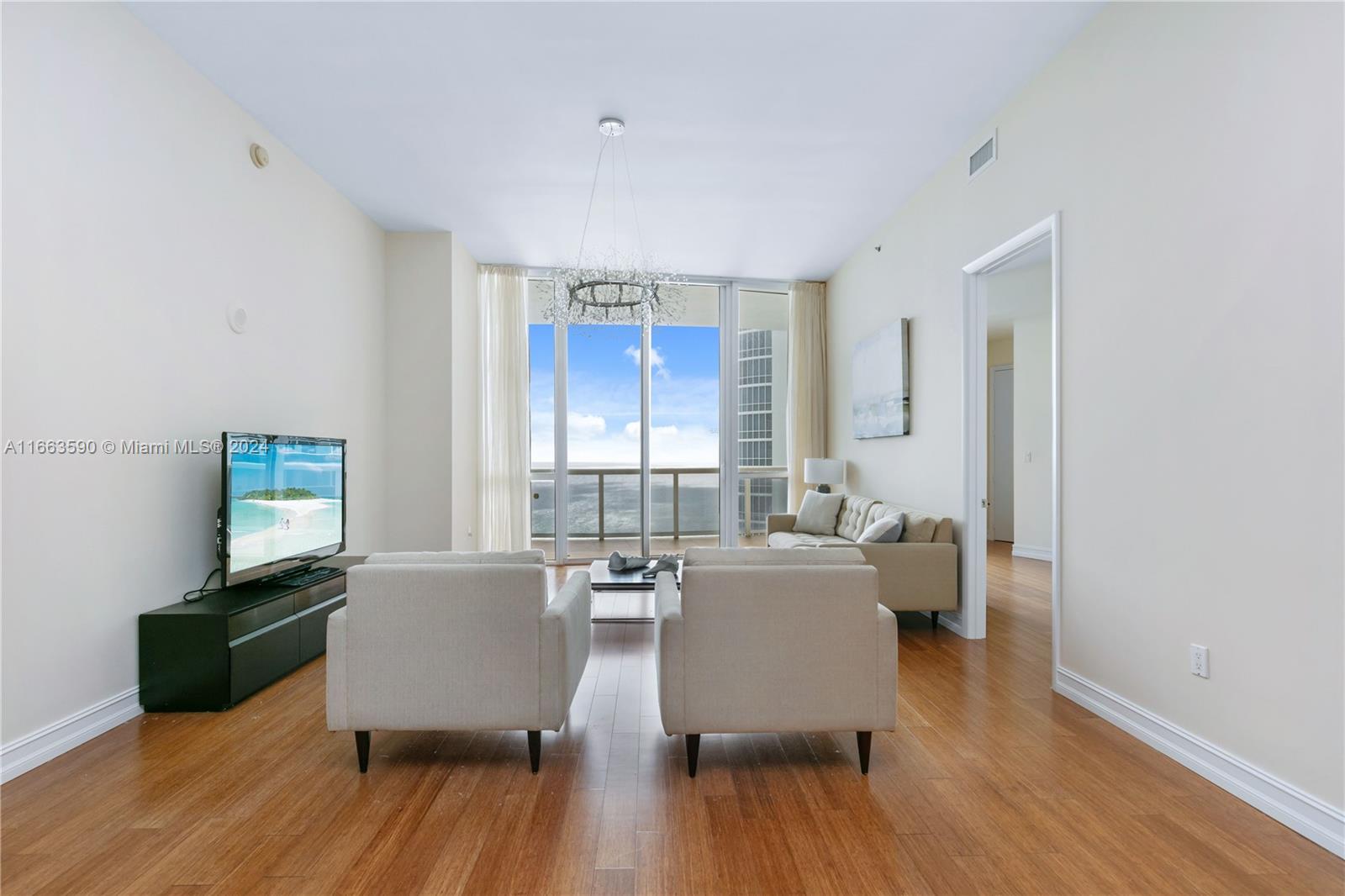 TRUMP TOWERS 2 - Residential Lease