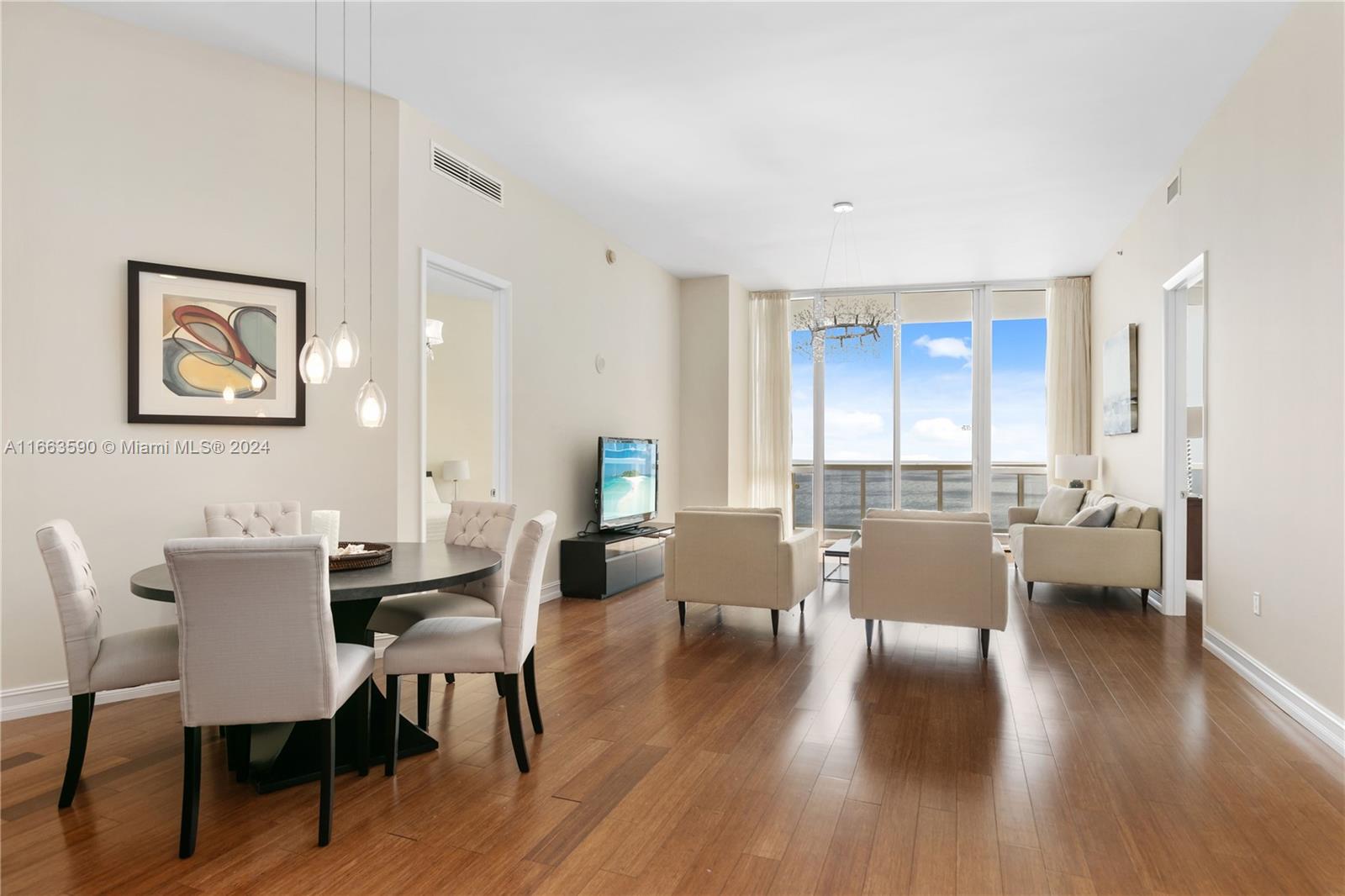TRUMP TOWERS 2 - Residential Lease
