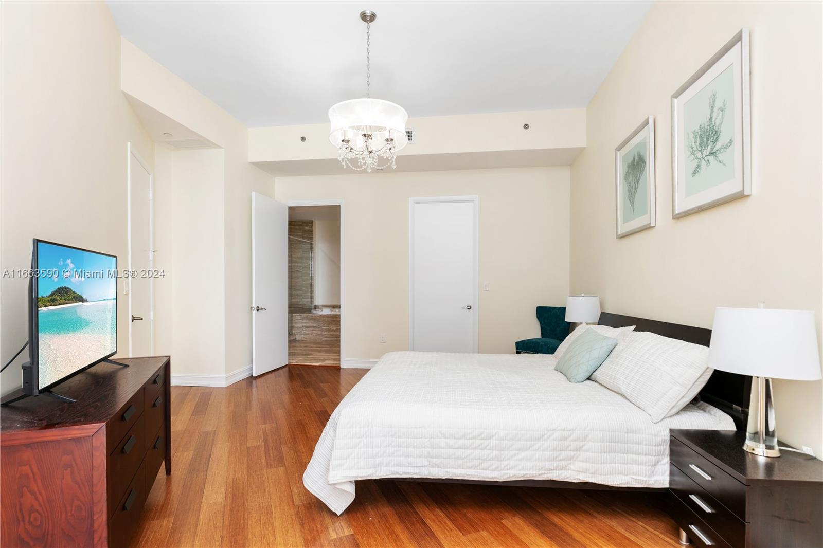 TRUMP TOWERS 2 - Residential Lease