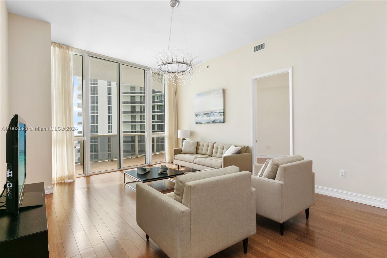 TRUMP TOWERS 2 - Residential Lease