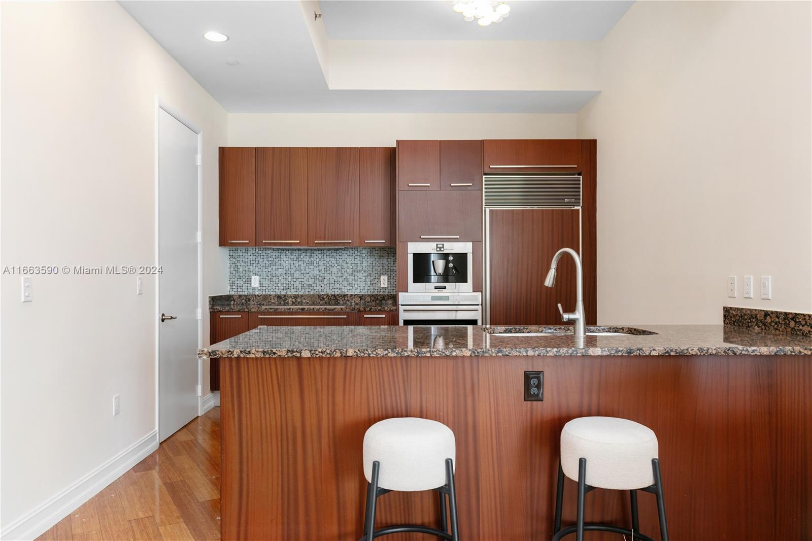 TRUMP TOWERS 2 - Residential Lease
