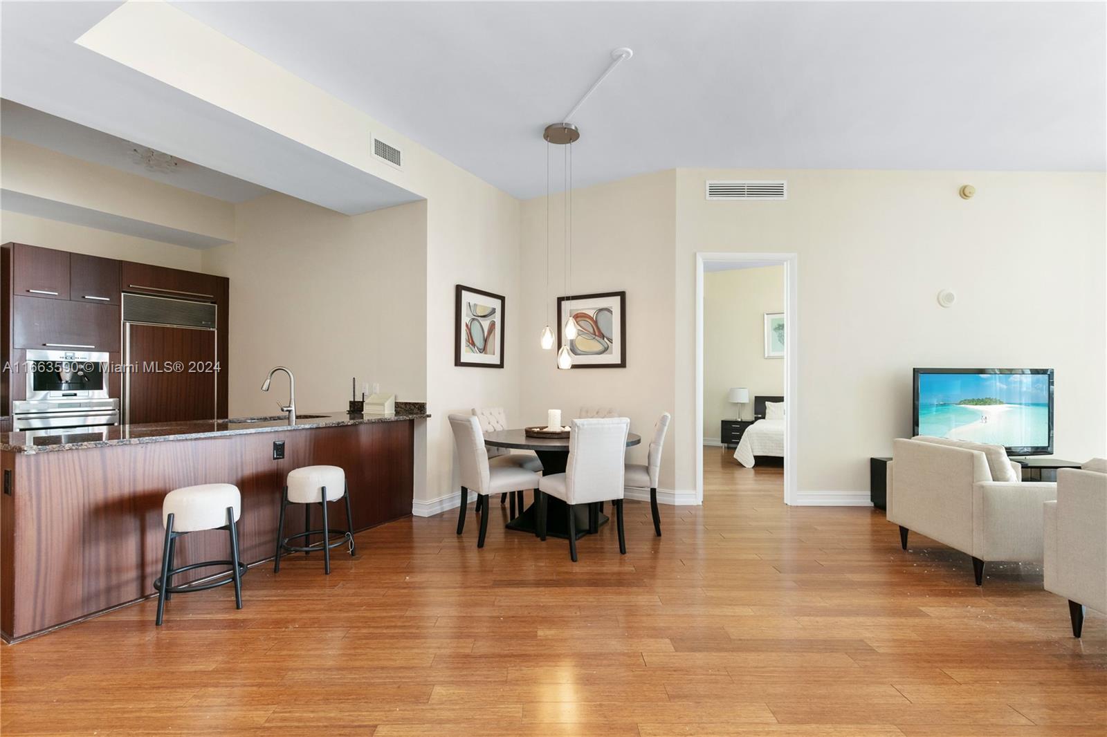 TRUMP TOWERS 2 - Residential Lease