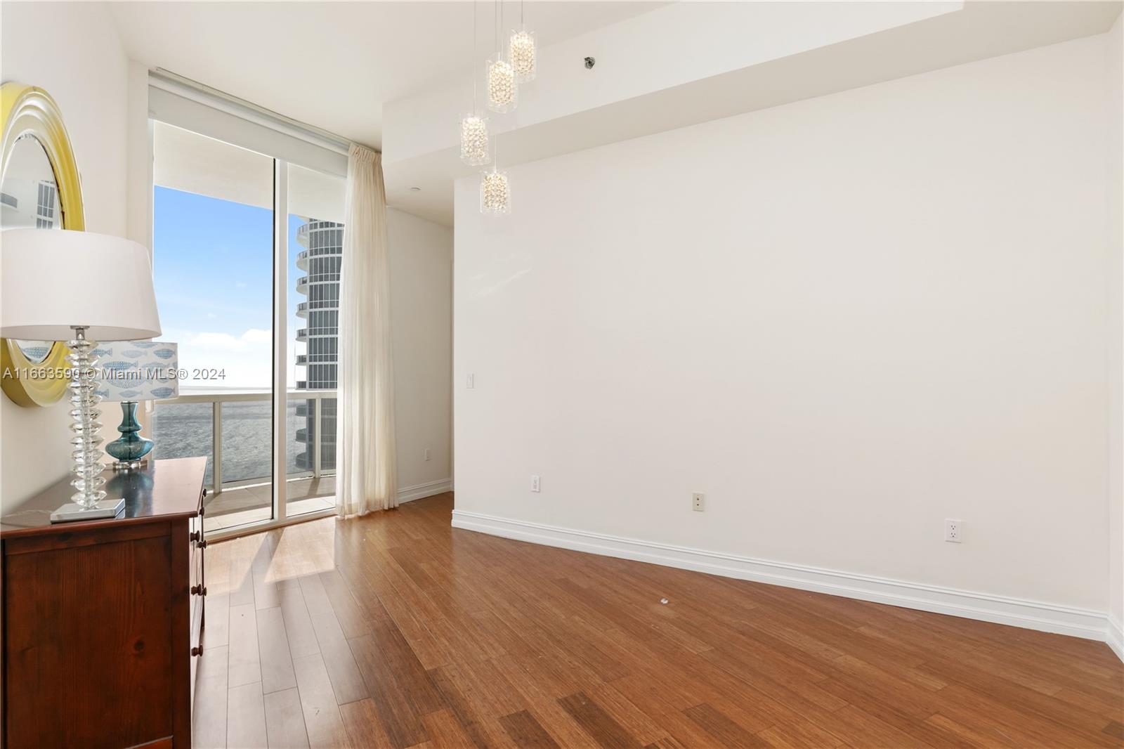 TRUMP TOWERS 2 - Residential Lease