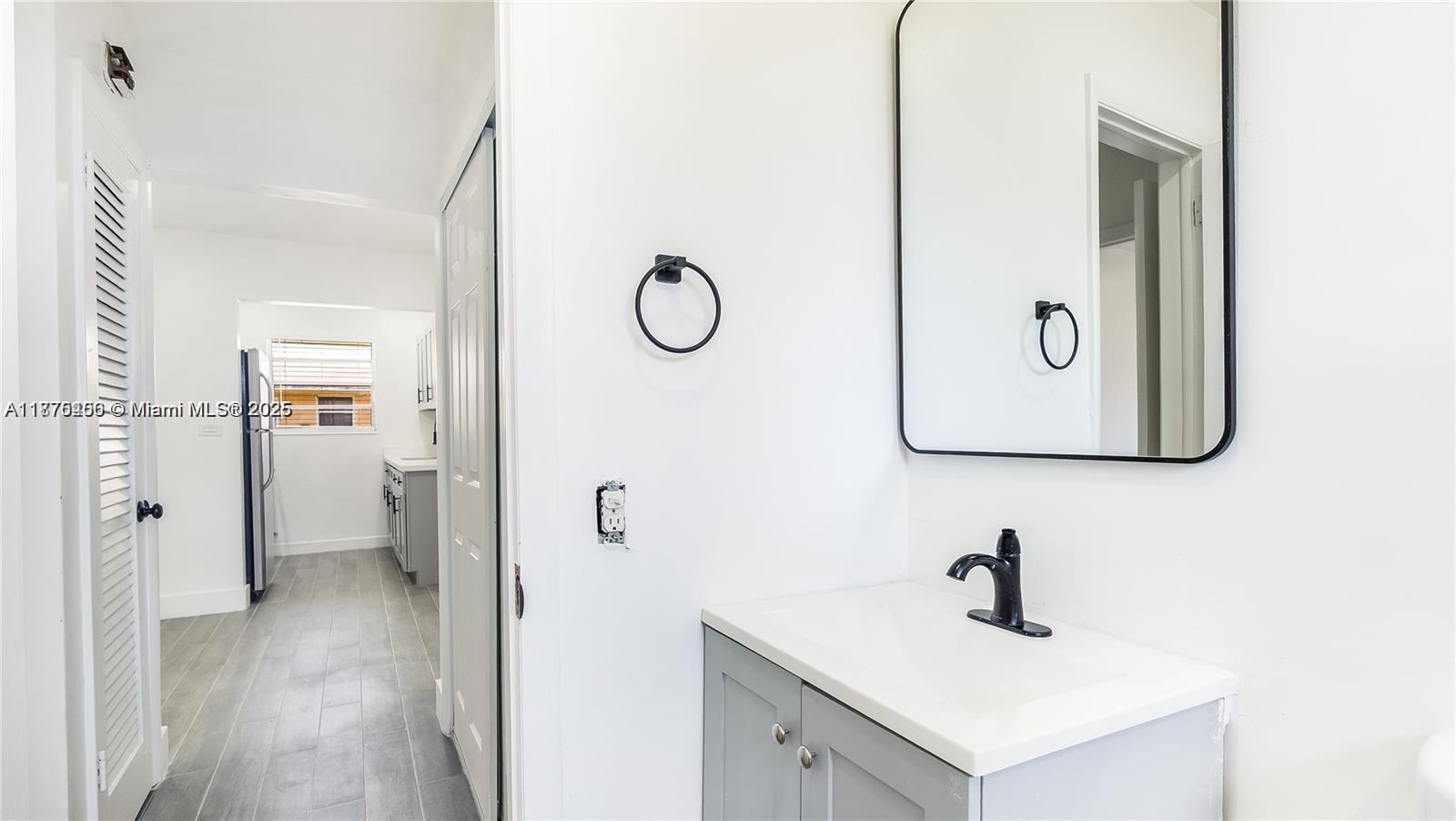 CLIFTON MANOR - Residential Lease