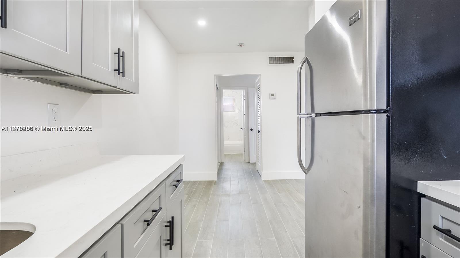 CLIFTON MANOR - Residential Lease