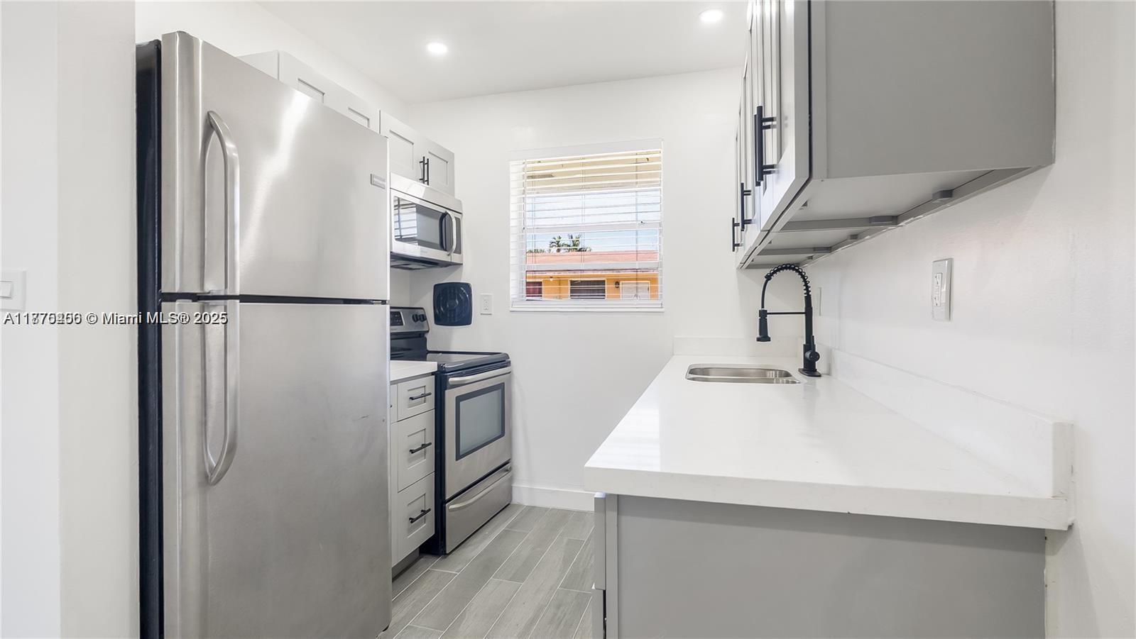 CLIFTON MANOR - Residential Lease