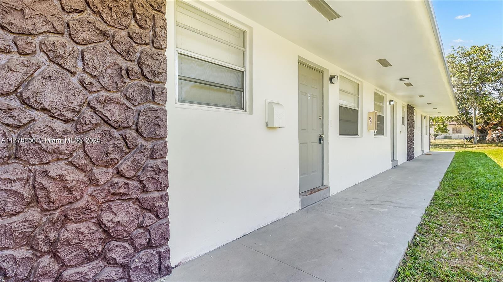 CLIFTON MANOR - Residential Lease