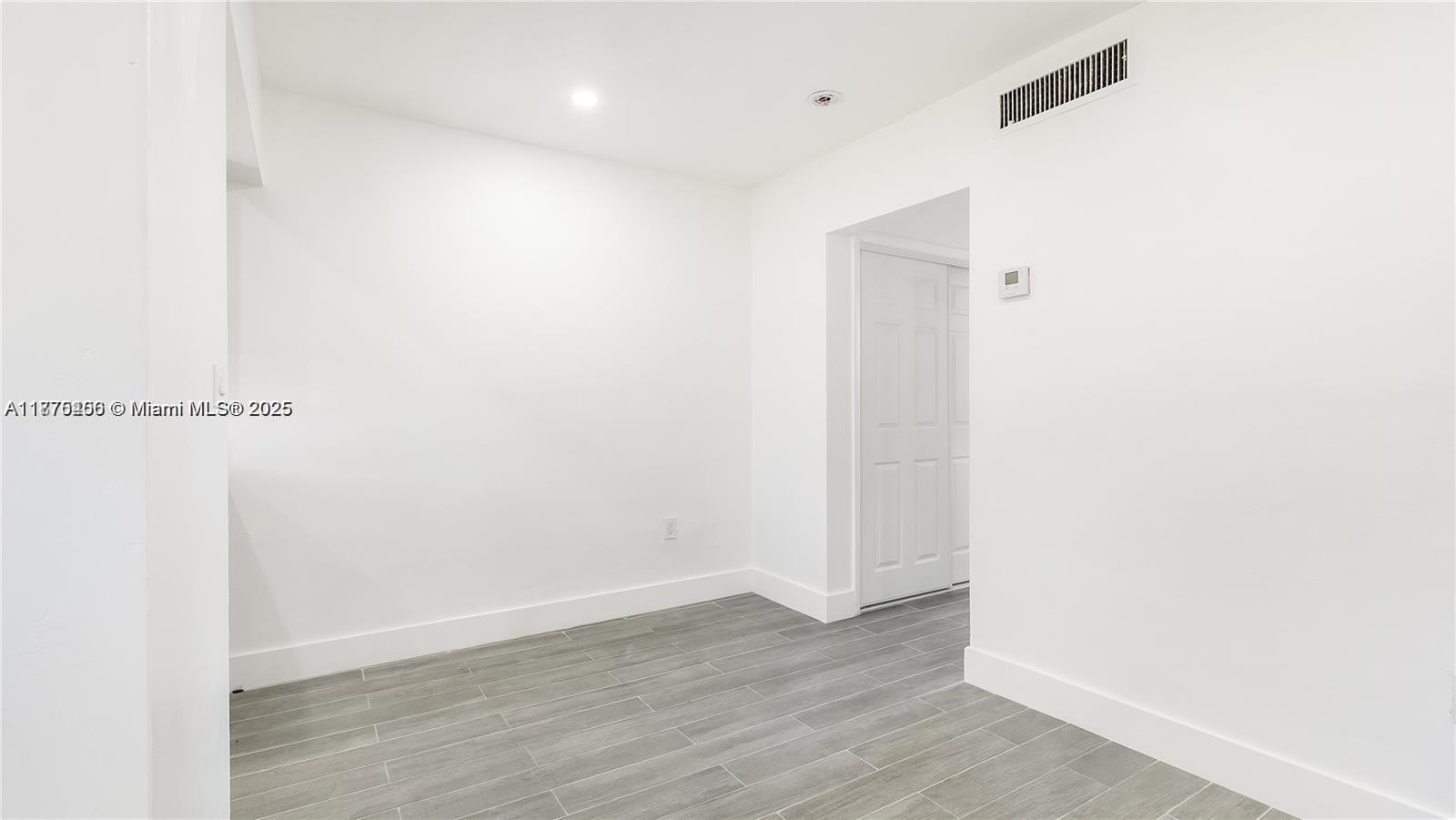 CLIFTON MANOR - Residential Lease