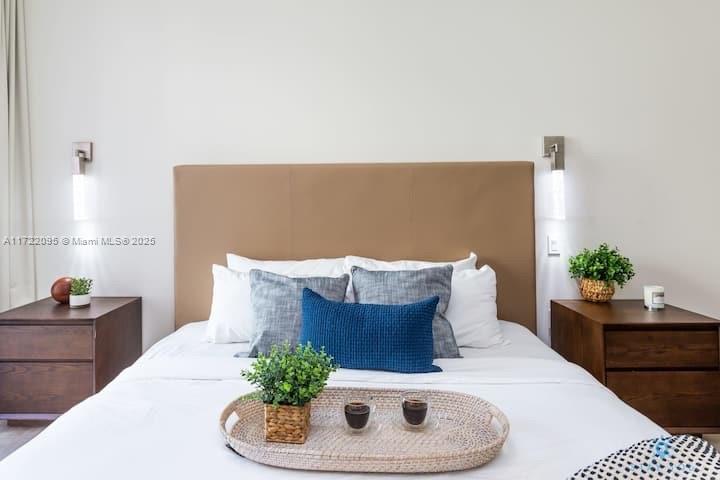 COSTA HOLLYWOOD CONDO - Residential