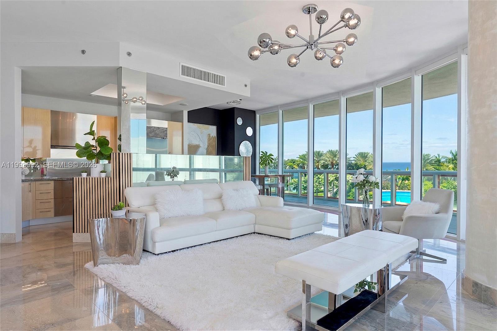 CONTINUUM ON SOUTH BEACH - Residential