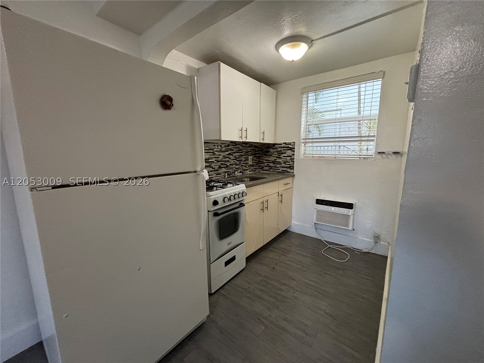 HOLLYWOOD SOUTH SIDE ADD - Residential Lease