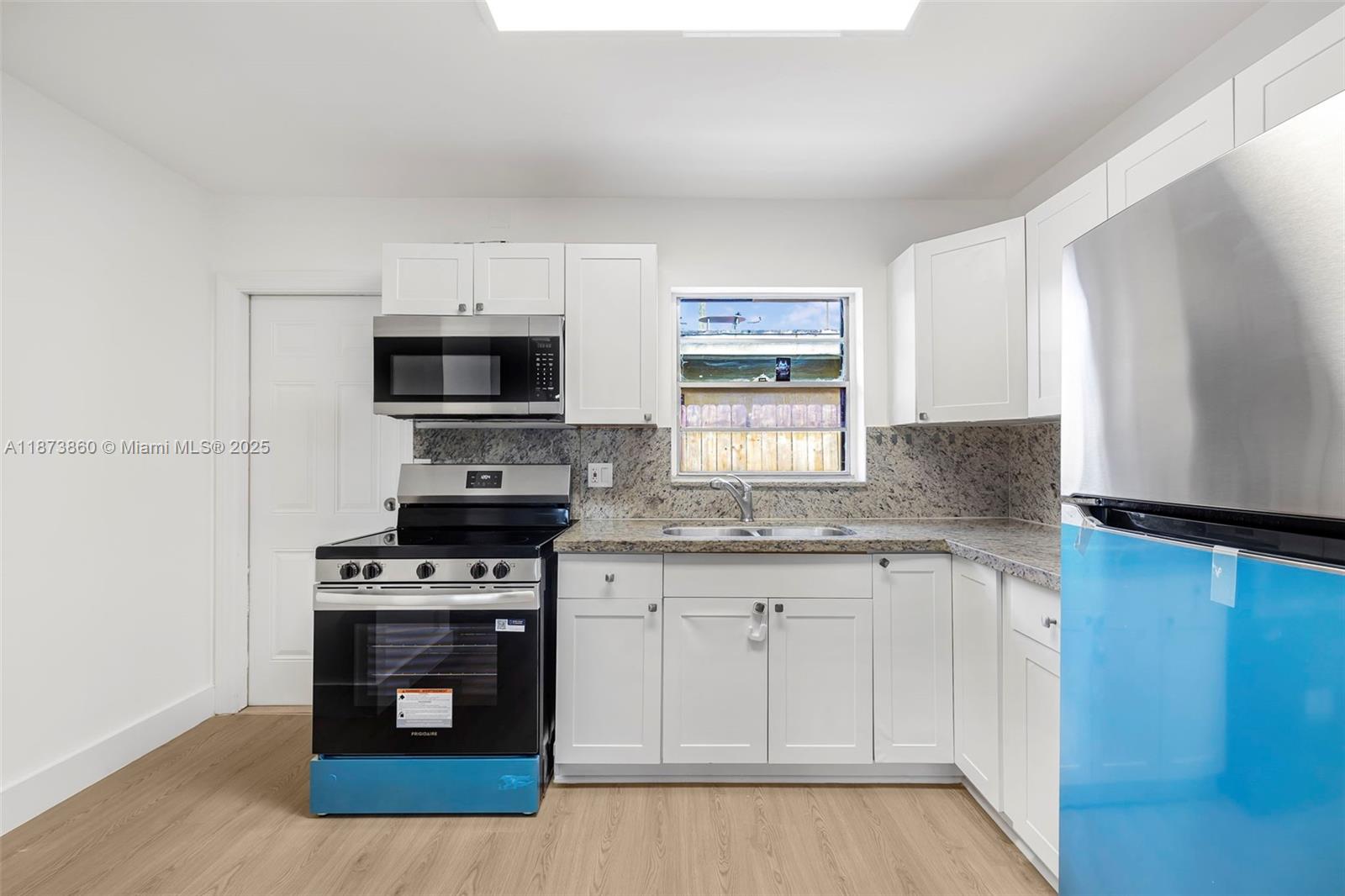 HOLLYWOOD SOUTH SIDE ADD - Residential Income