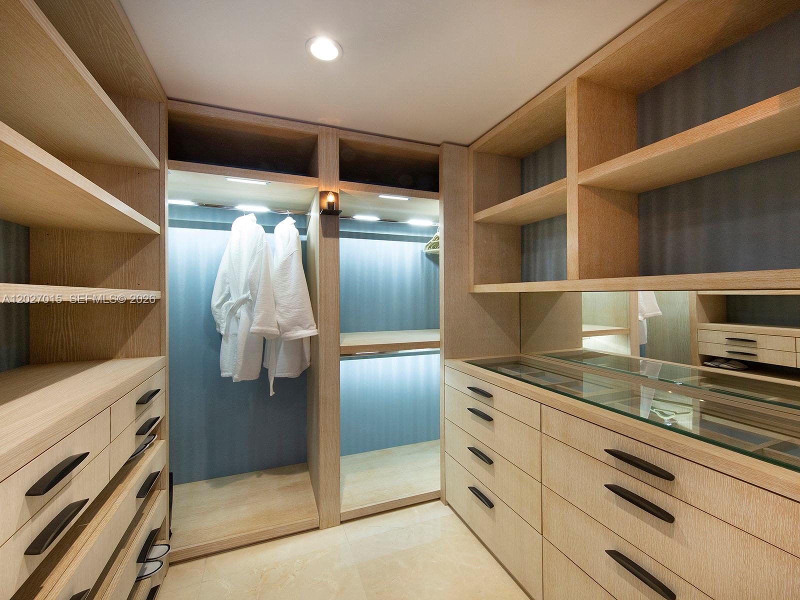 CONTINUUM ON SOUTH BEACH - Residential Lease