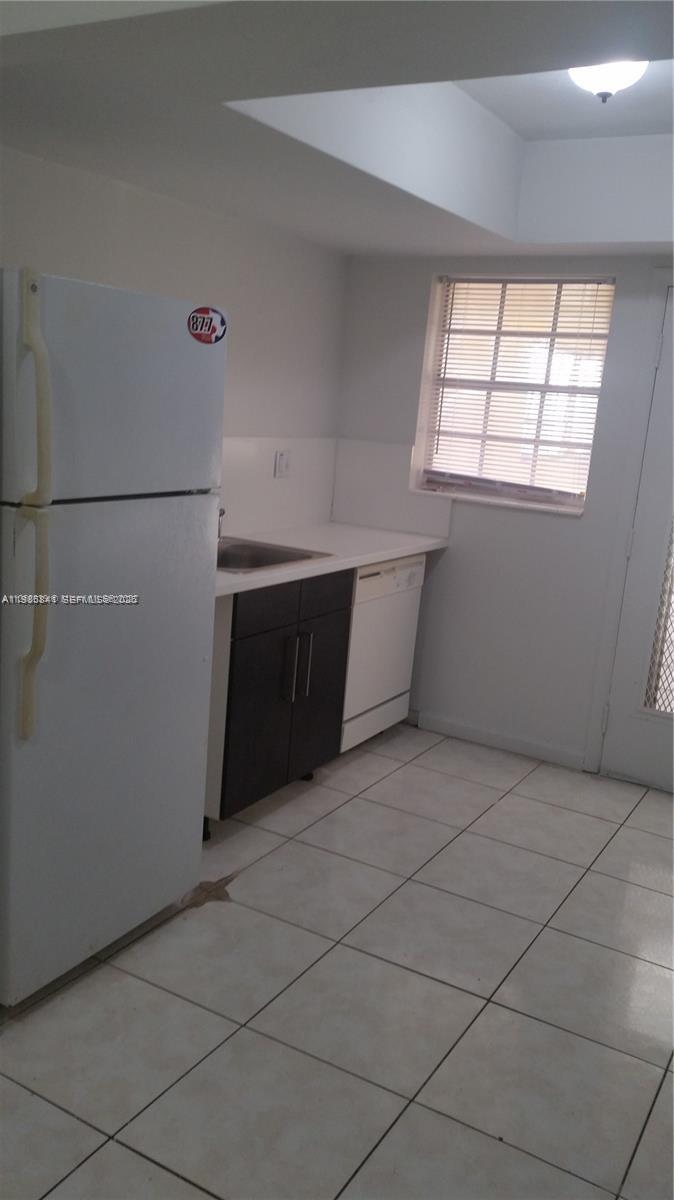 ATTENTION INVESTORS! GREAT OPPORTUNITY!
Property already rented and generating income. This 2-bedroom, 2 full bathroom unit is located in North Miami in a highly desirable area, close to schools, restaurants, shopping plazas, and more.
Currently leased through November 2026 at $1,950/month, making it an excellent turnkey investment.
OK to lease — ideal for investors looking for immediate cash flow.
Showings by appointment only with proof of funds. Monday to Friday after 5:00 PM.