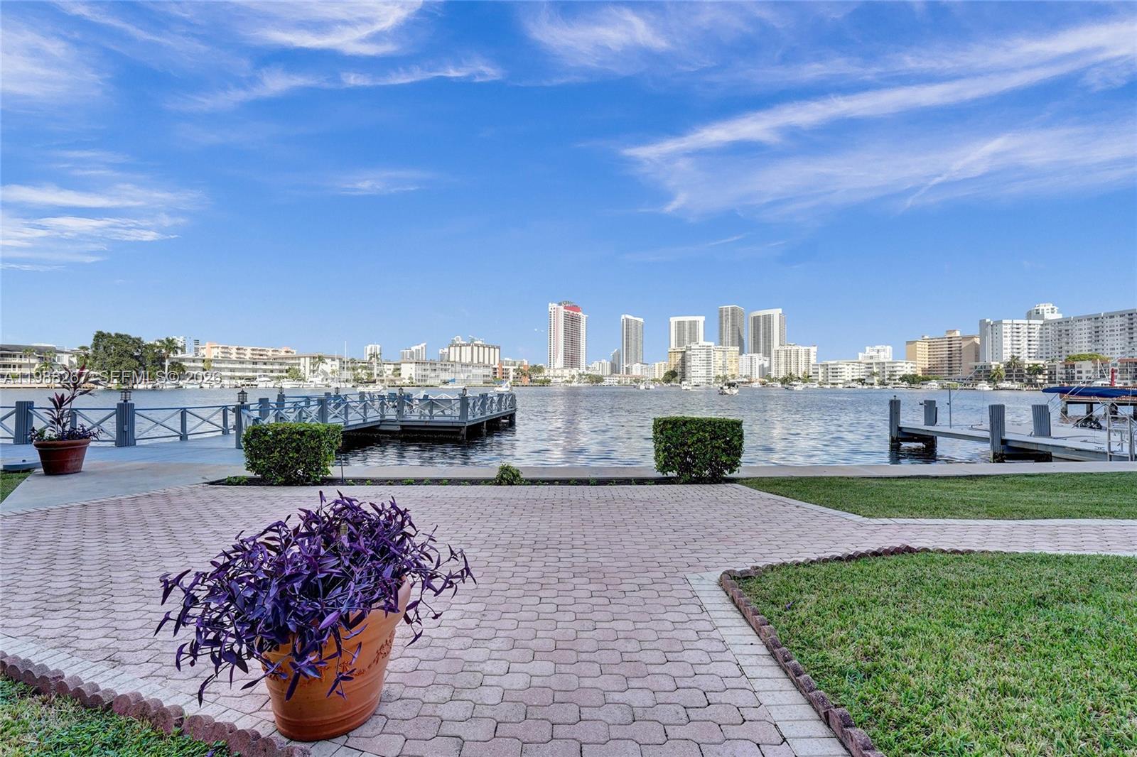 Golden Isles Yacht Club - Residential