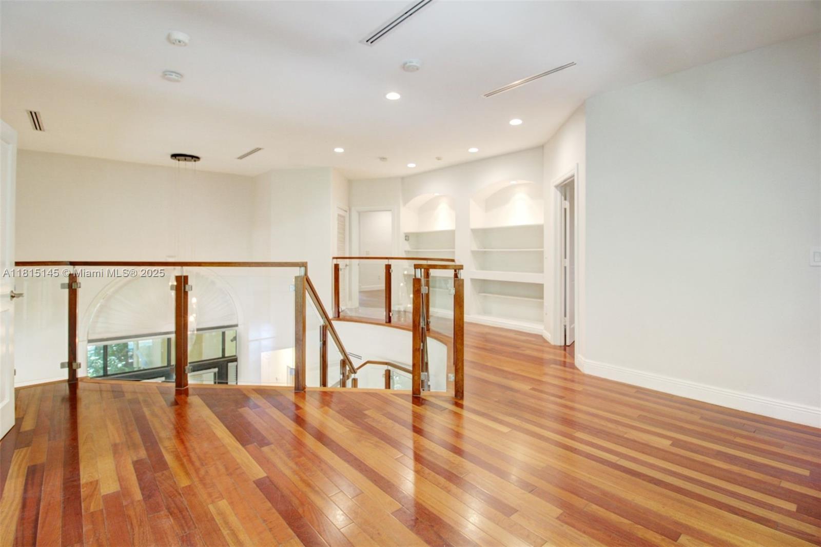 SUNSHINE VISTAS - Residential Lease