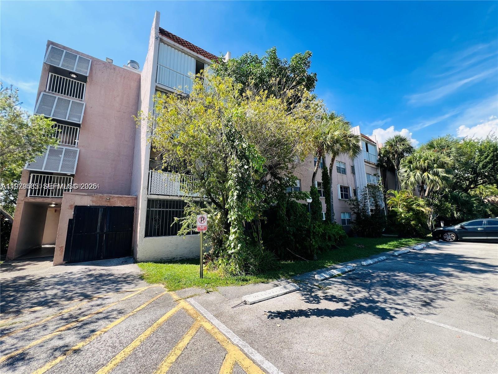 SUMMIT CHASE CONDO - Residential