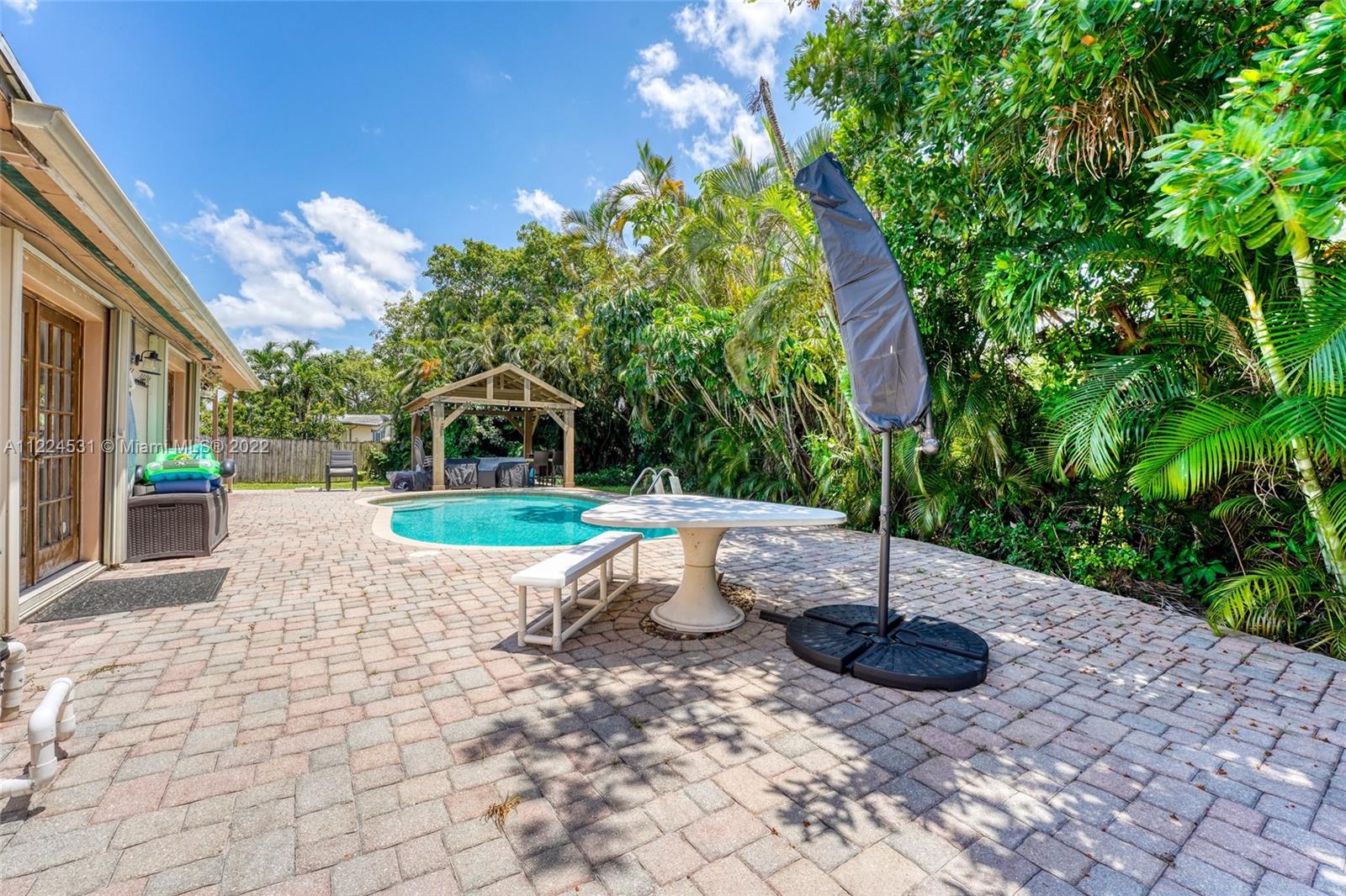 PASADENA LAKES - Residential
