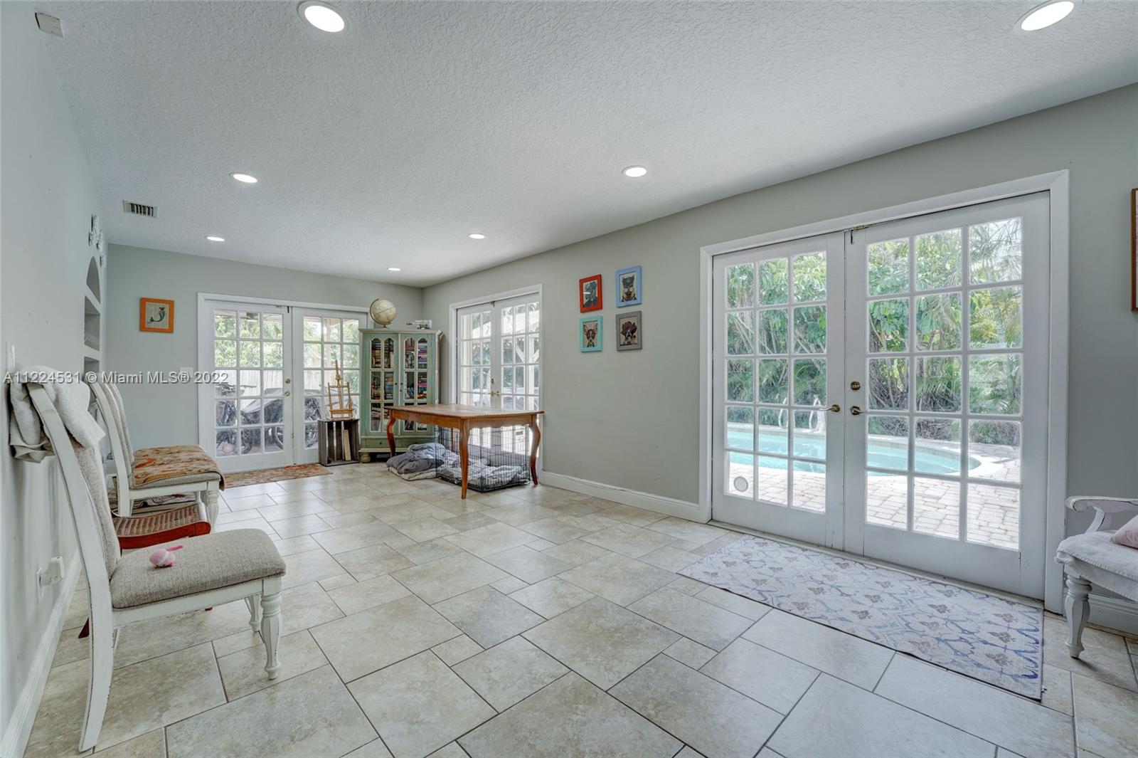 PASADENA LAKES - Residential