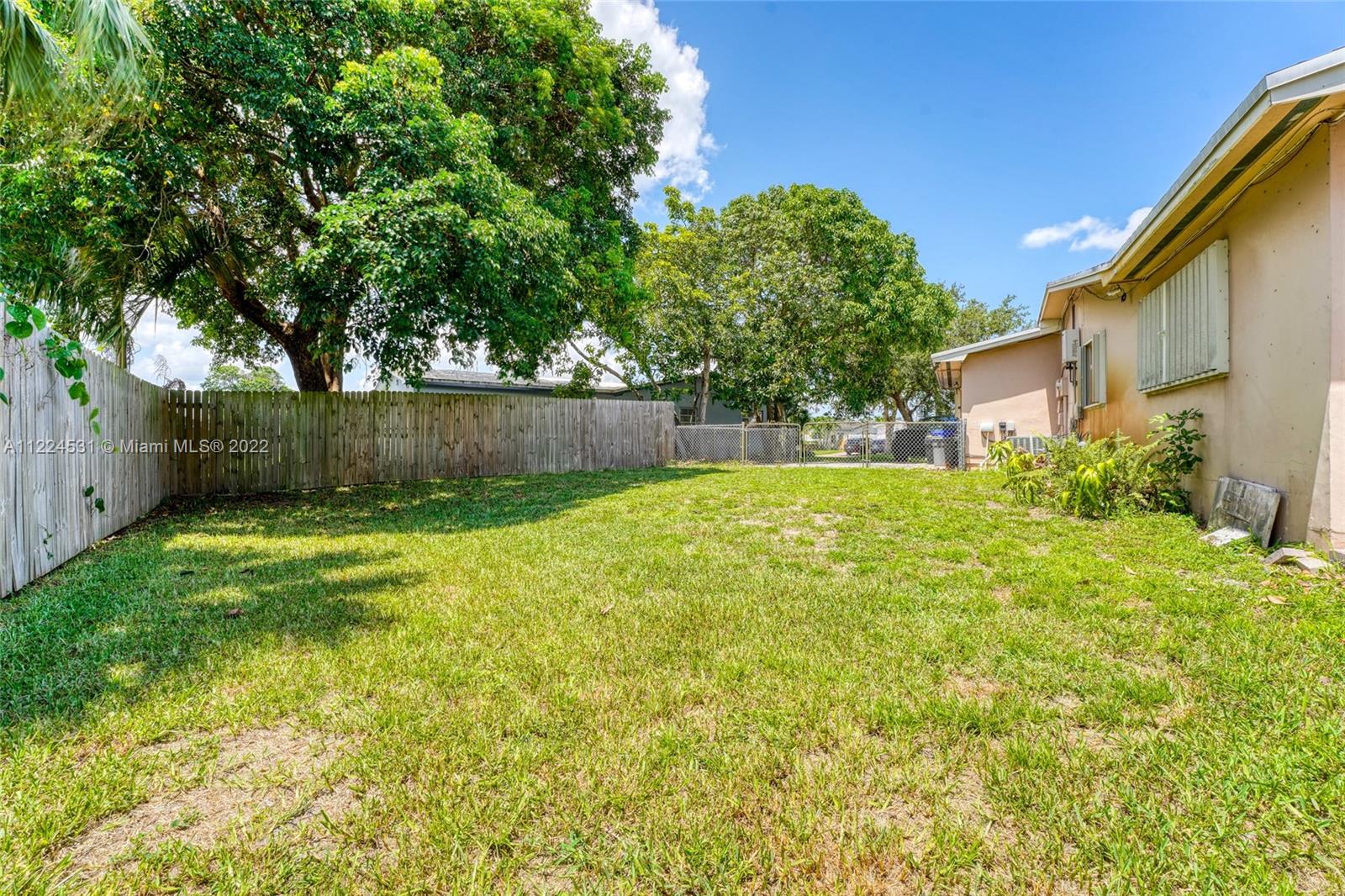 PASADENA LAKES - Residential