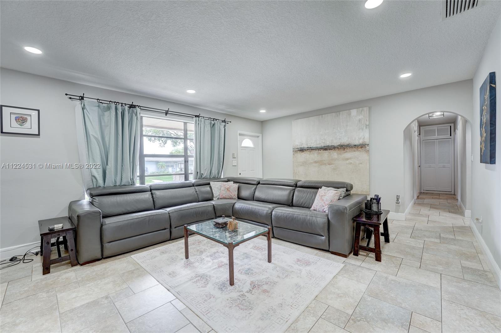 PASADENA LAKES - Residential