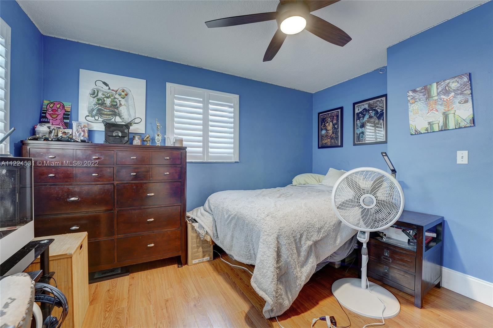 PASADENA LAKES - Residential