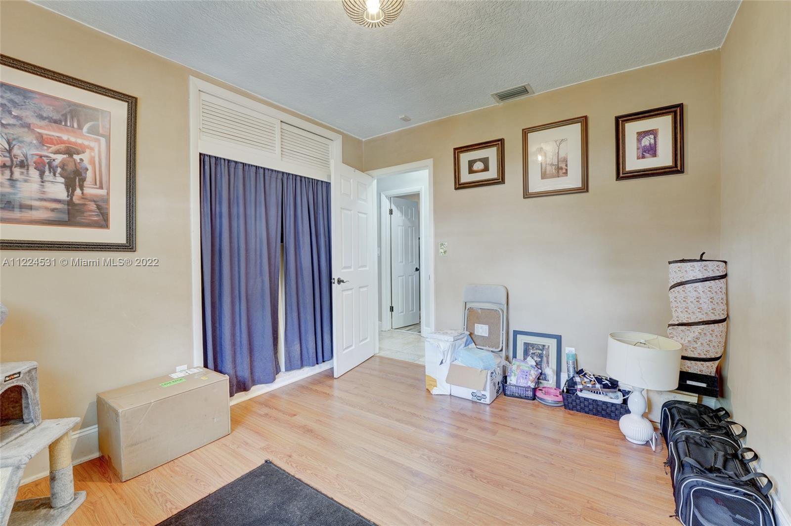 PASADENA LAKES - Residential