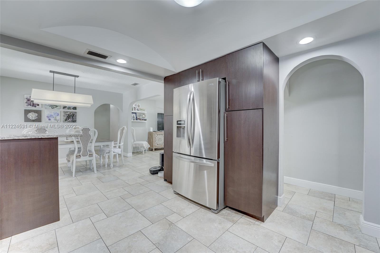 PASADENA LAKES - Residential