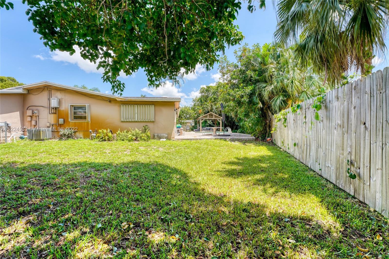 PASADENA LAKES - Residential