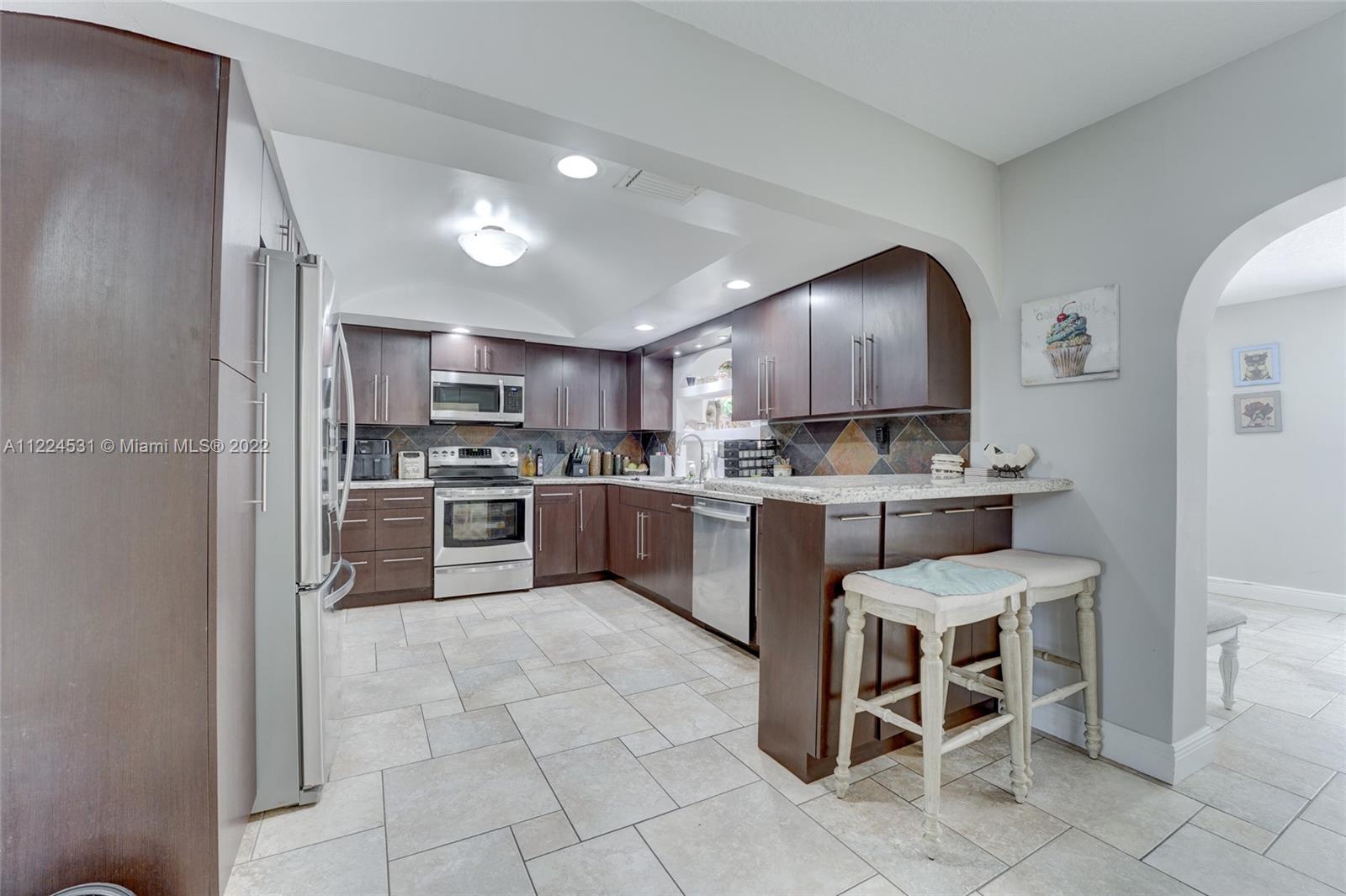 PASADENA LAKES - Residential