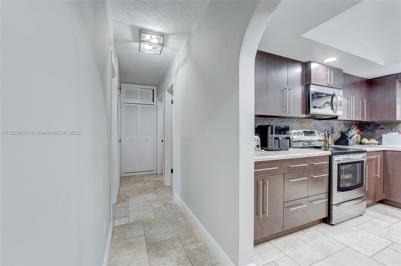 PASADENA LAKES - Residential