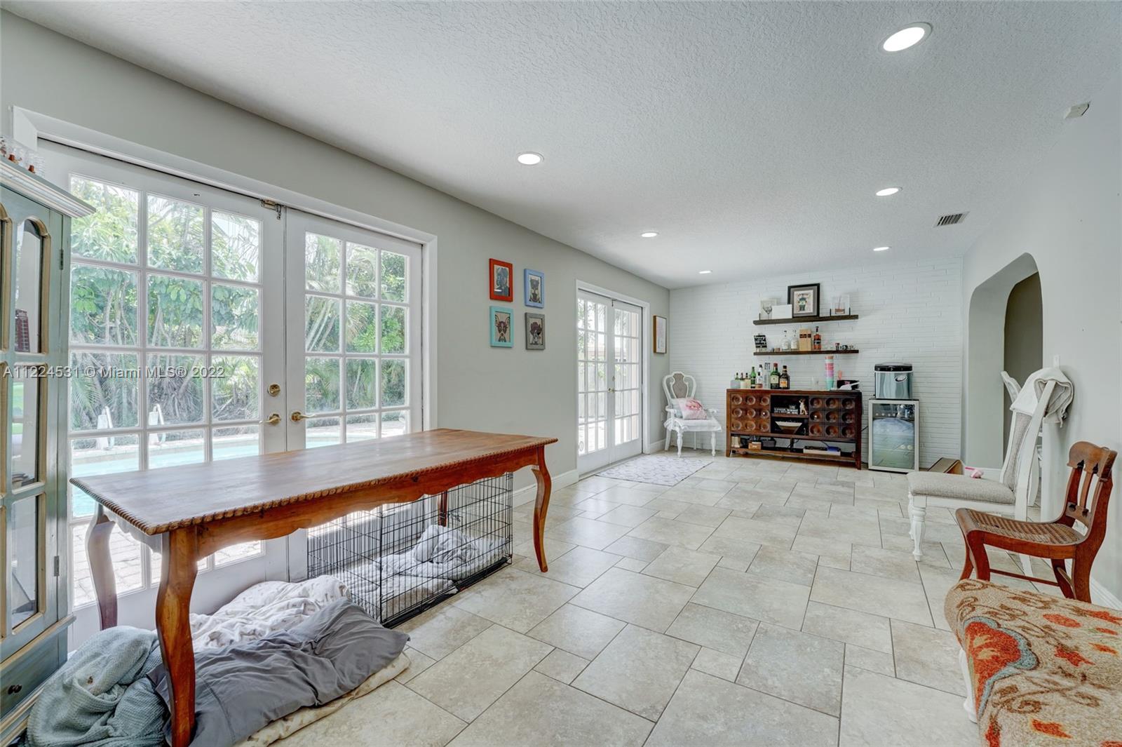 PASADENA LAKES - Residential