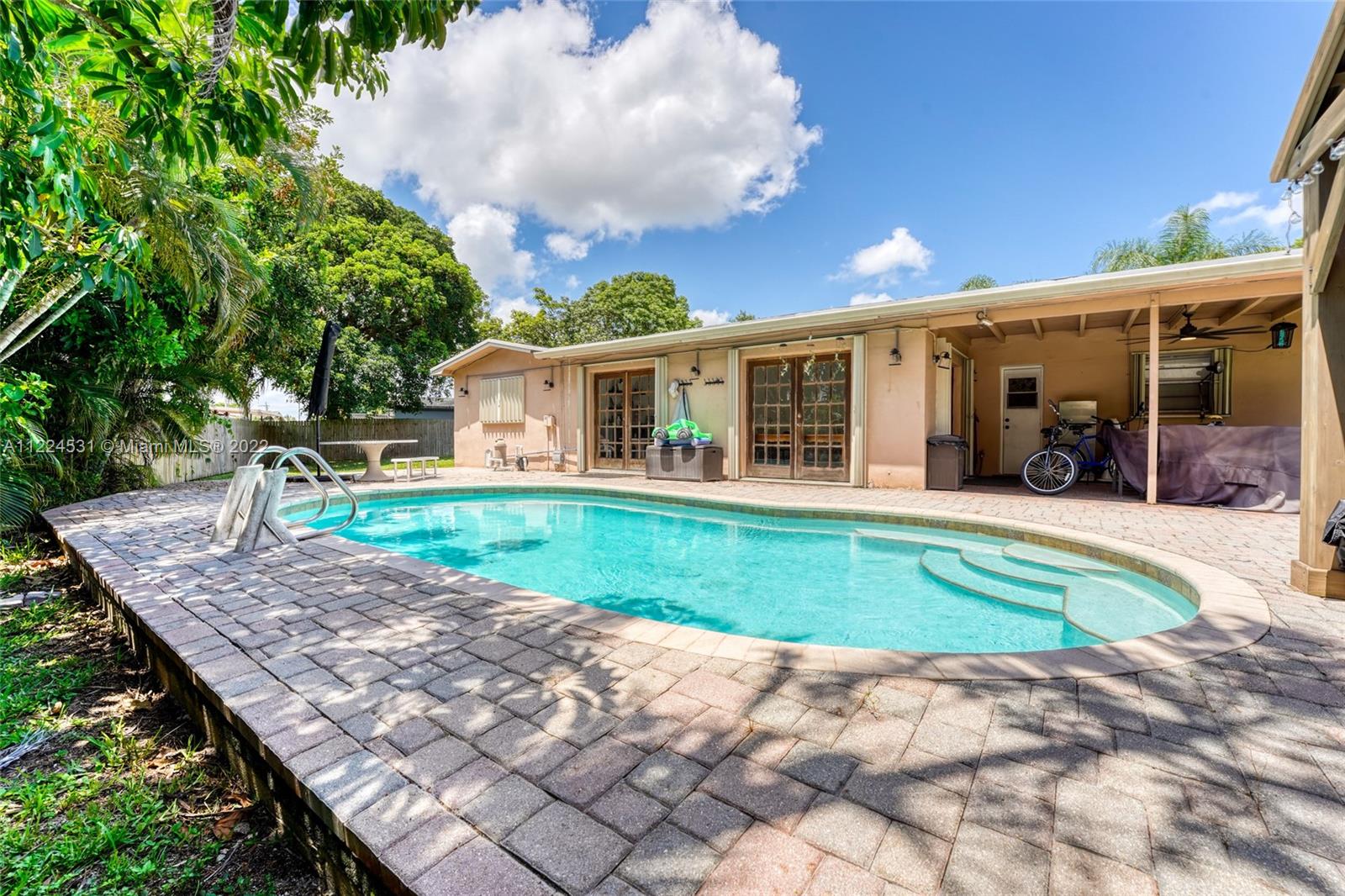 PASADENA LAKES - Residential